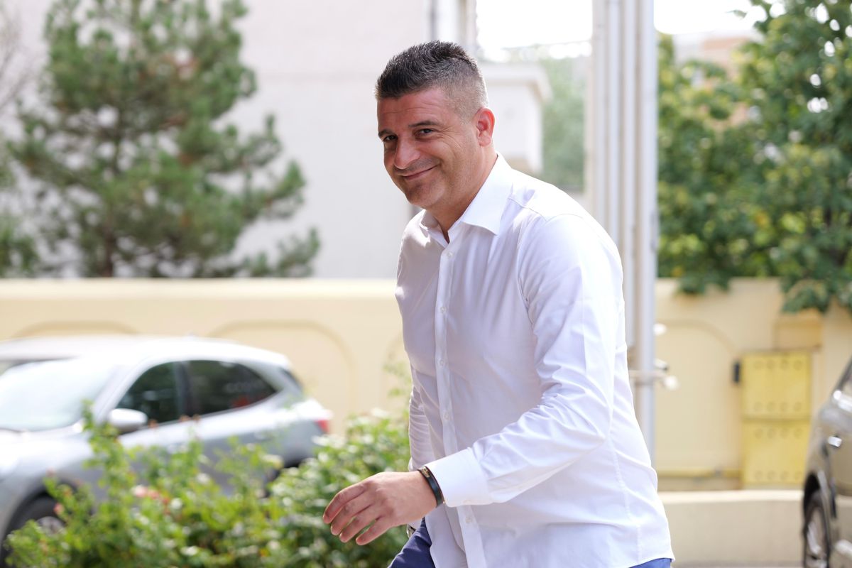 Deznodământ după o oră la Adunarea Generală: Rapid a dat-o la pace cu Gino Iorgulescu, deși venise cu artileria grea la LPF