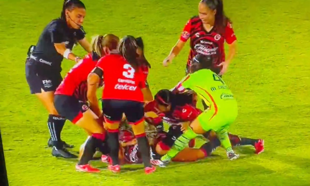 Incredibil! Bătaie în toată regula pe teren » Jucătoarele n-au avut milă: imagini șocante