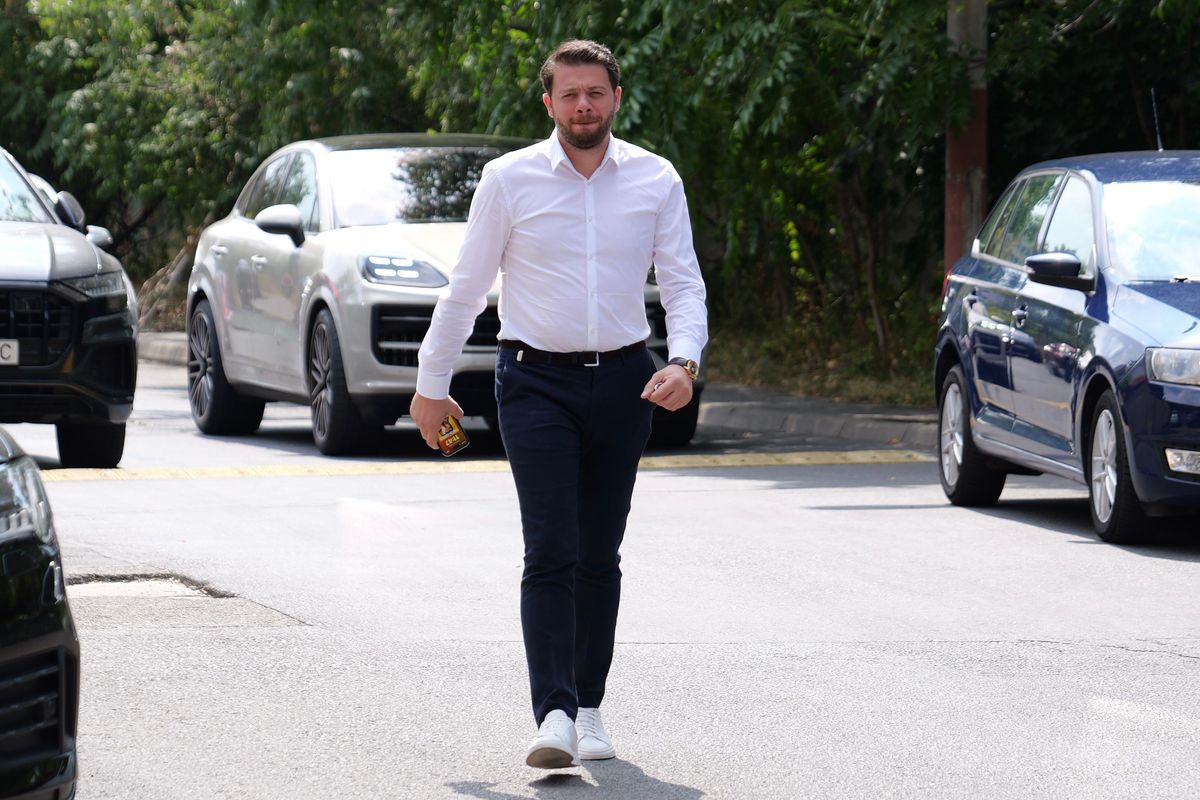 Deznodământ după o oră la Adunarea Generală: Rapid a dat-o la pace cu Gino Iorgulescu, deși venise cu artileria grea la LPF