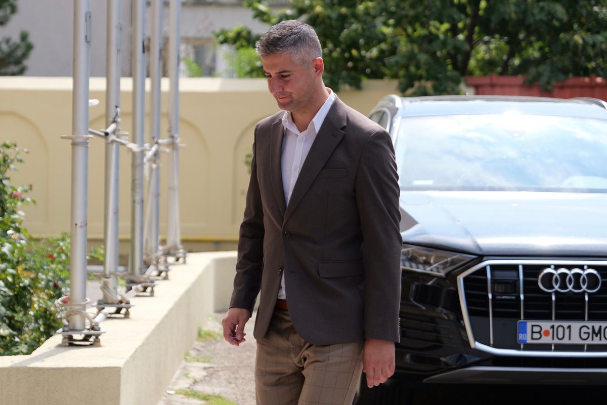 Deznodământ după o oră la Adunarea Generală: Rapid a dat-o la pace cu Gino Iorgulescu, deși venise cu artileria grea la LPF