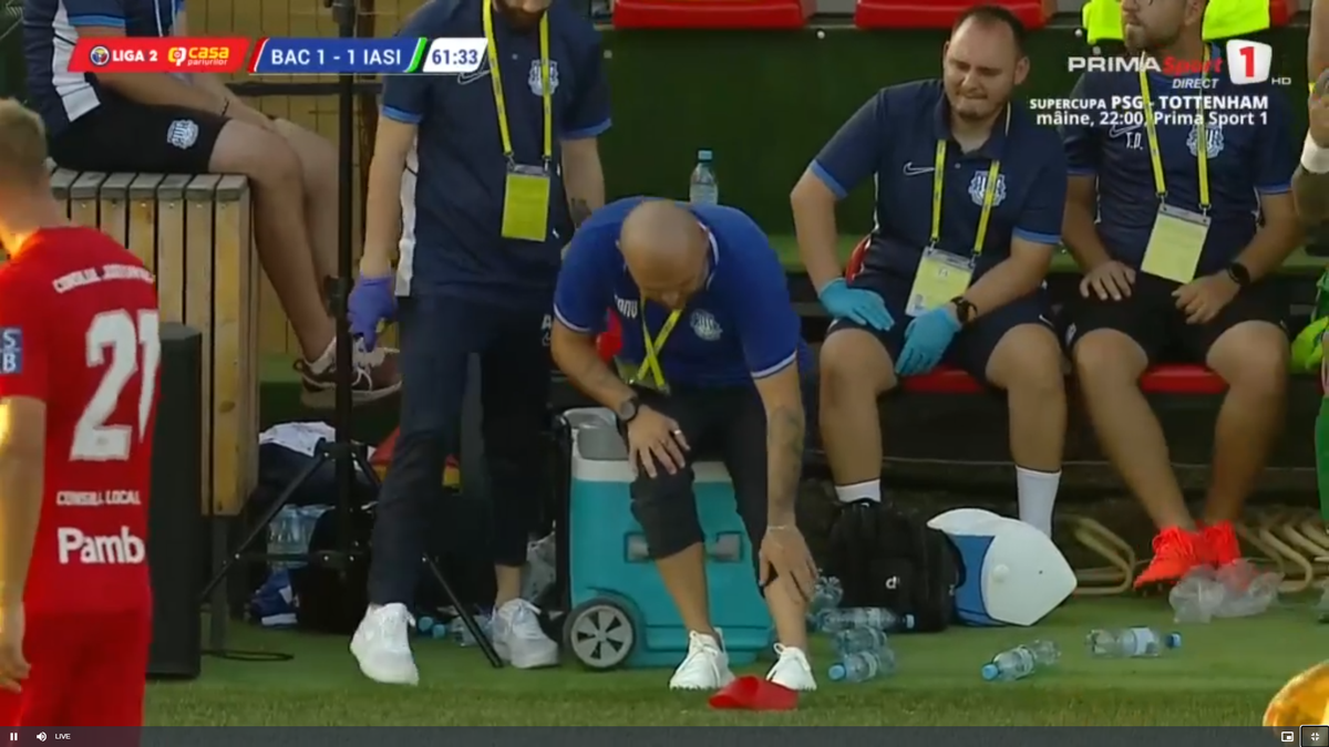 Moment rar în fotbal! Antrenorul din Liga 2 s-a „rupt” în timpul meciului: „Faceți schimbare”