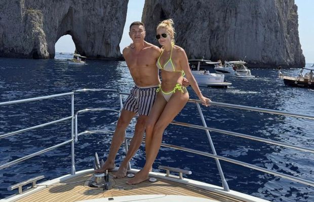 Imaginile de pe iaht cu Cristi Borcea și Valentina Pelinel au stârnit reacții jignitoare: „Ai editat prost pozele. Ăla nu are mâini, tu ești tunată toată”