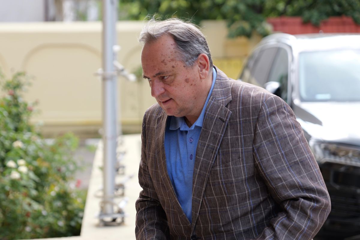 Deznodământ după o oră la Adunarea Generală: Rapid a dat-o la pace cu Gino Iorgulescu, deși venise cu artileria grea la LPF