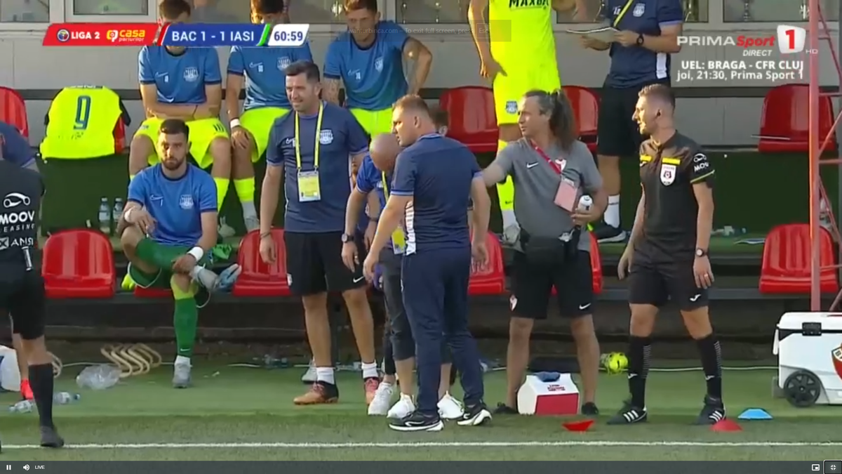 Moment rar în fotbal! Antrenorul din Liga 2 s-a „rupt” în timpul meciului: „Faceți schimbare”