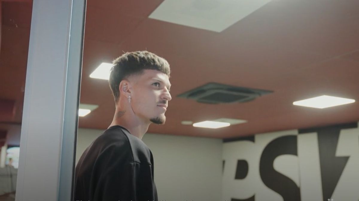 Dennis Man, prezentat oficial de PSV » Al treilea român care va juca pentru campioana Olandei: ce număr va purta pe tricou