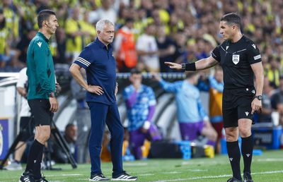 Istvan Kovacs a condus cel mai tare meci al serii în preliminariile Ligii: 7 goluri în Fenerbahce - Feyenoord » L-a enervat pe Mourinho și a asistat la o „remontada” de senzație