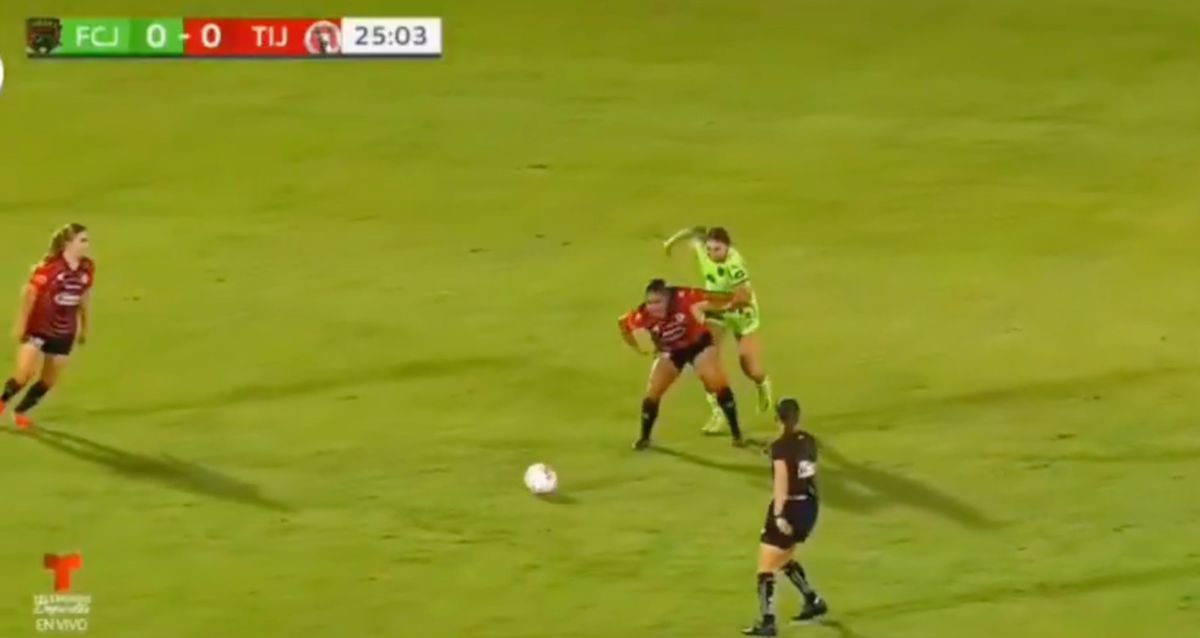 Bătaie pe teren între două fotbaliste din Mexic