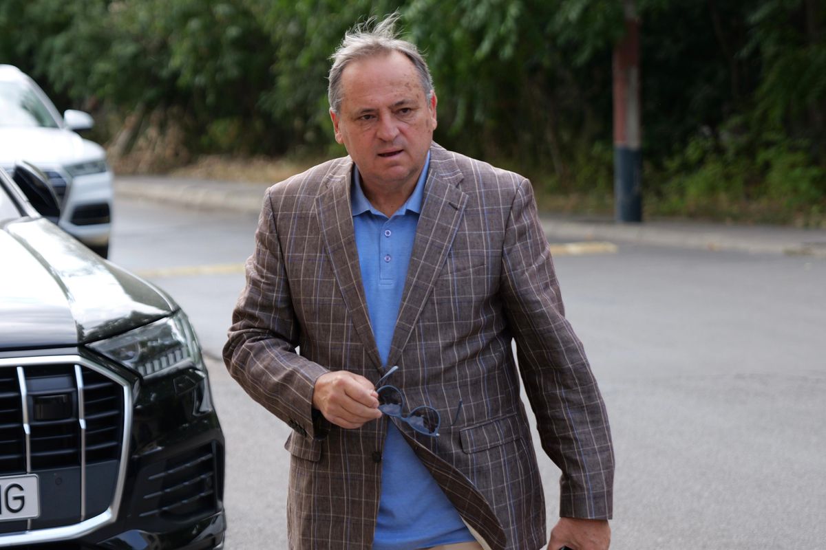 Deznodământ după o oră la Adunarea Generală: Rapid a dat-o la pace cu Gino Iorgulescu, deși venise cu artileria grea la LPF