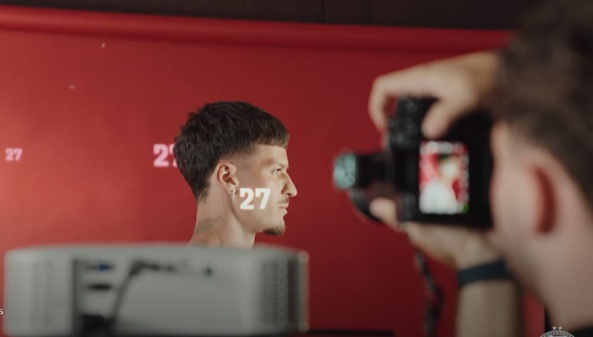 Dennis Man, prezentat oficial de PSV » Al treilea român care va juca pentru campioana Olandei: ce număr va purta pe tricou