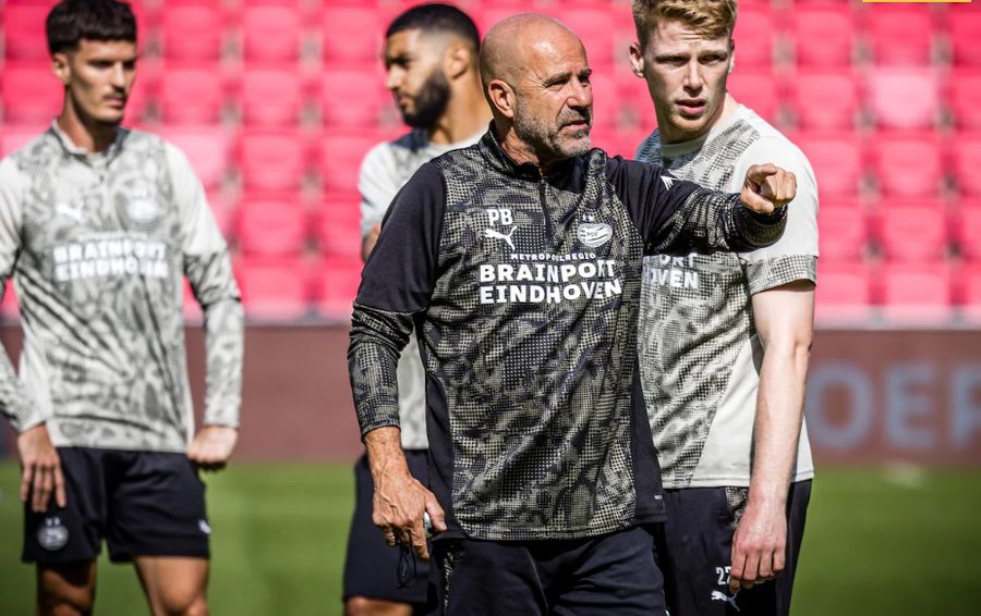 Dennis Man, astăzi la primul antrenament cu Peter Bosz la PSV Eindhoven / Foto: X Rik Elfrink Antrenorul Bosz a explicat de ce Dennis Man joacă așa de puțin la PSV Eindhoven: „Știu asta”