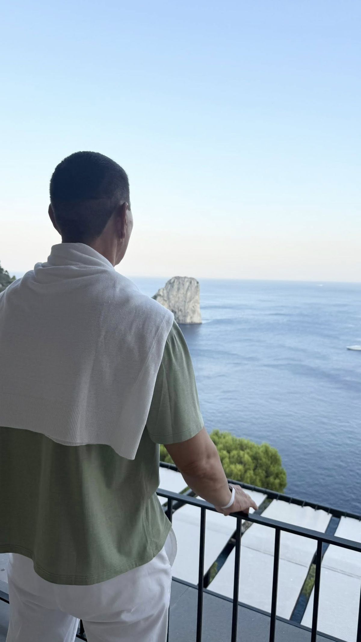 „Bine, dragă, dar biblioteca unde e?” » Cristi Borcea, dezvăluiri colosale: „I-am deschis seiful și era plin de sus până jos cu dolari”