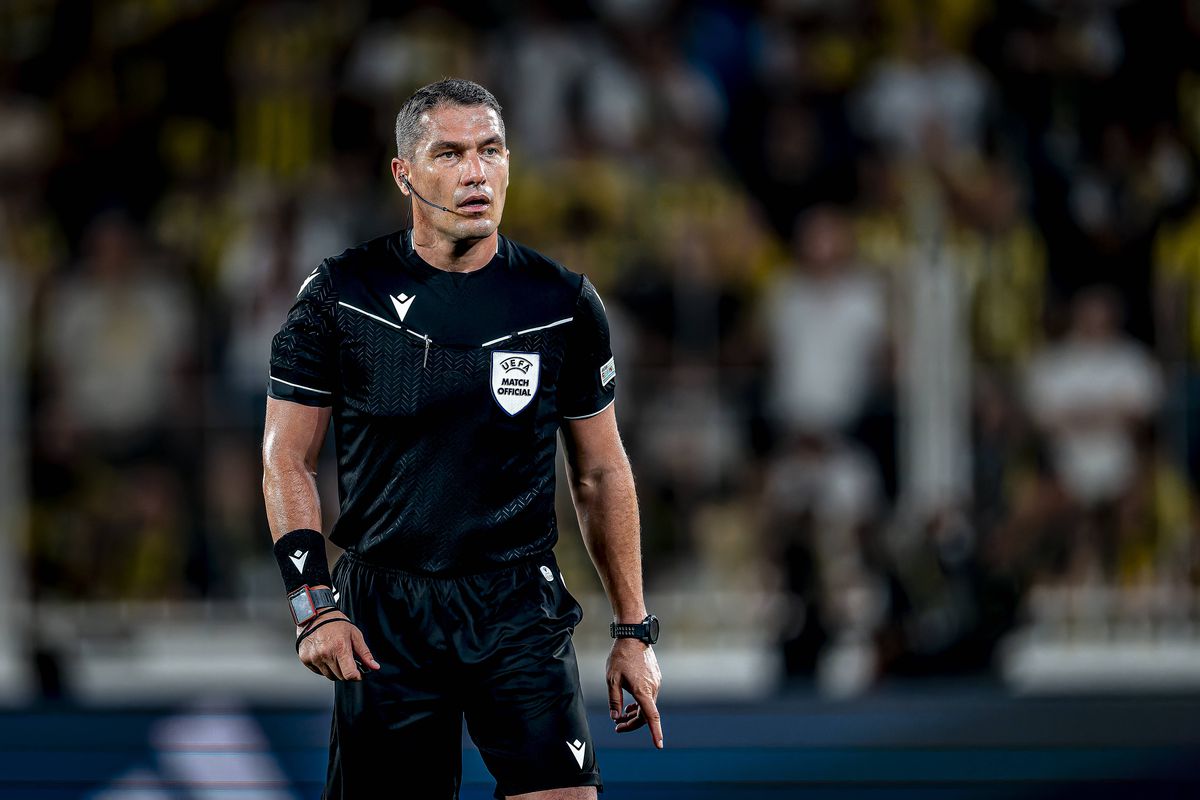 Istvan Kovacs a condus cel mai tare meci al serii în preliminariile Ligii: 7 goluri în Fenerbahce - Feyenoord » L-a enervat pe Mourinho și a asistat la o „remontada” de senzație