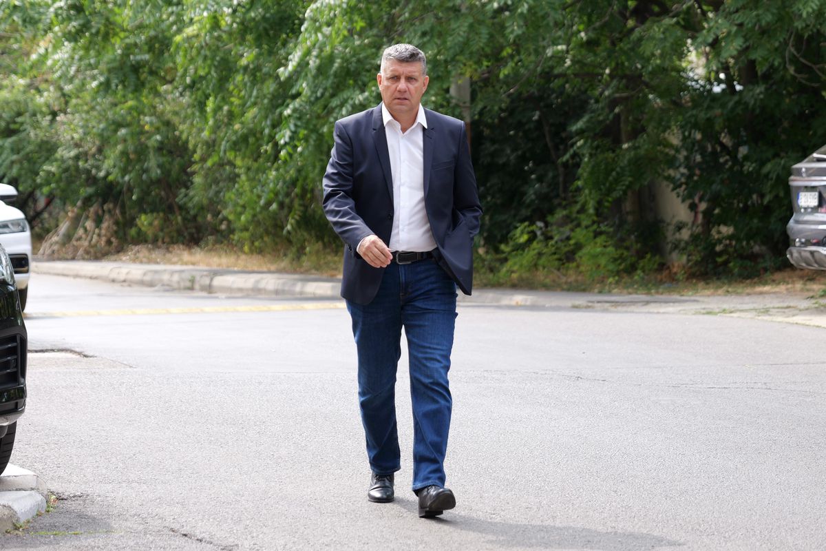 Deznodământ după o oră la Adunarea Generală: Rapid a dat-o la pace cu Gino Iorgulescu, deși venise cu artileria grea la LPF