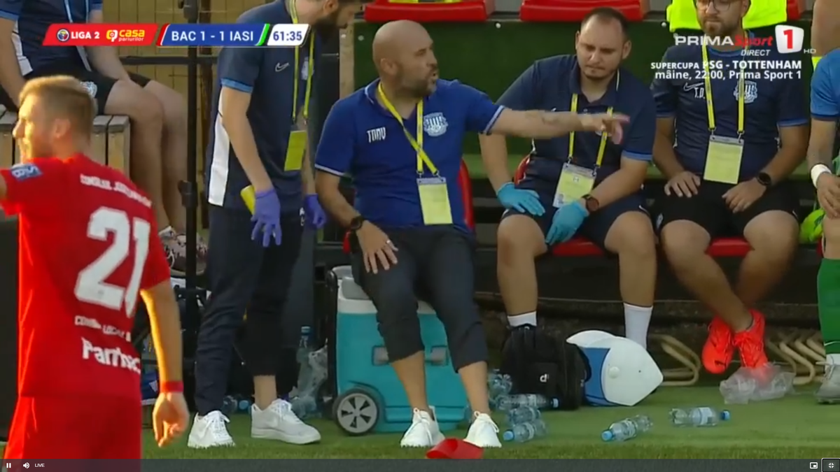 Moment rar în fotbal! Antrenorul din Liga 2 s-a „rupt” în timpul meciului: „Faceți schimbare”
