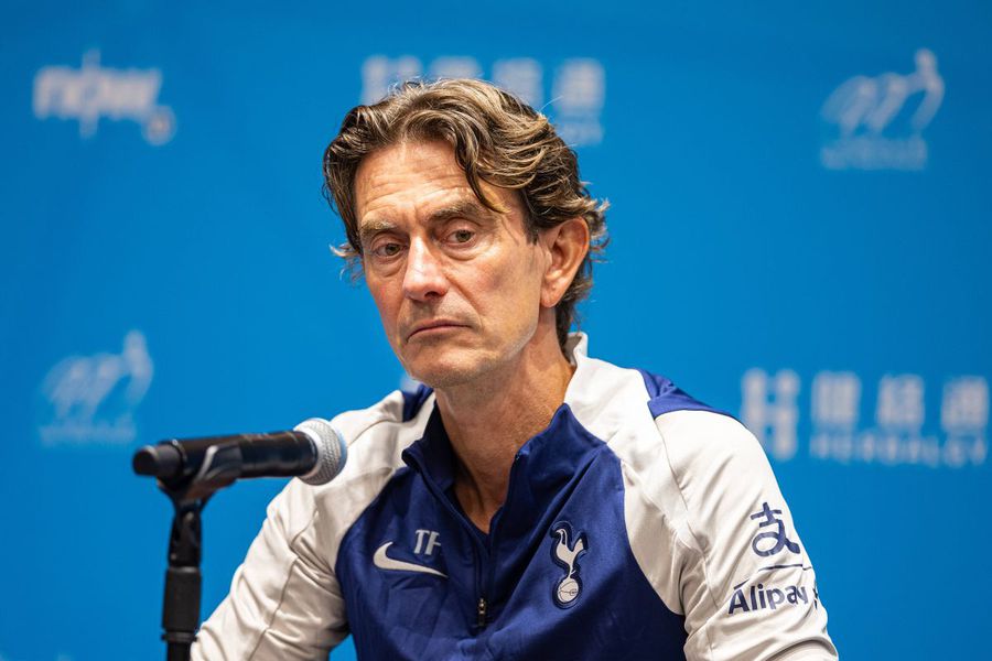 Thomas Frank, antrenorul lui Tottenham // foto: Imago Images Rivalul lui Drăgușin și-a lăsat „mască” antrenorul: „Dacă mai face asta, să mă ignore cât vrea!”