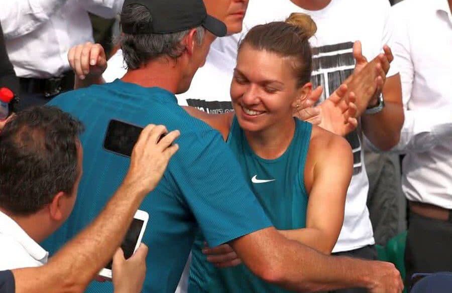 Simona Halep și Darren Cahill, după trofeul de la Roland Garros 2018