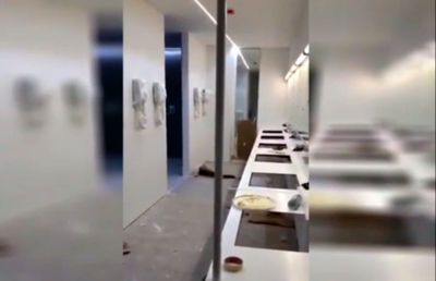 VIDEO Carlo Ancelotti atacă autoritățile: „E scandalos cum arată vestiarele pe San Paolo!” » Arhitecta contrazice imaginile deplorabile