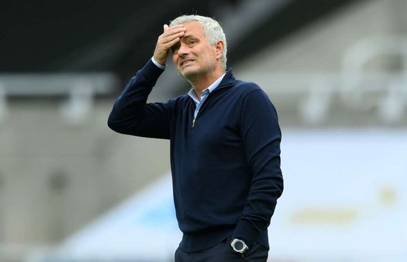 Mourinho, criză de nervi înaintea începerii campionatului: "Cine sunt luminații care iau astfel de decizii? Cred că acum stau ascunși!"