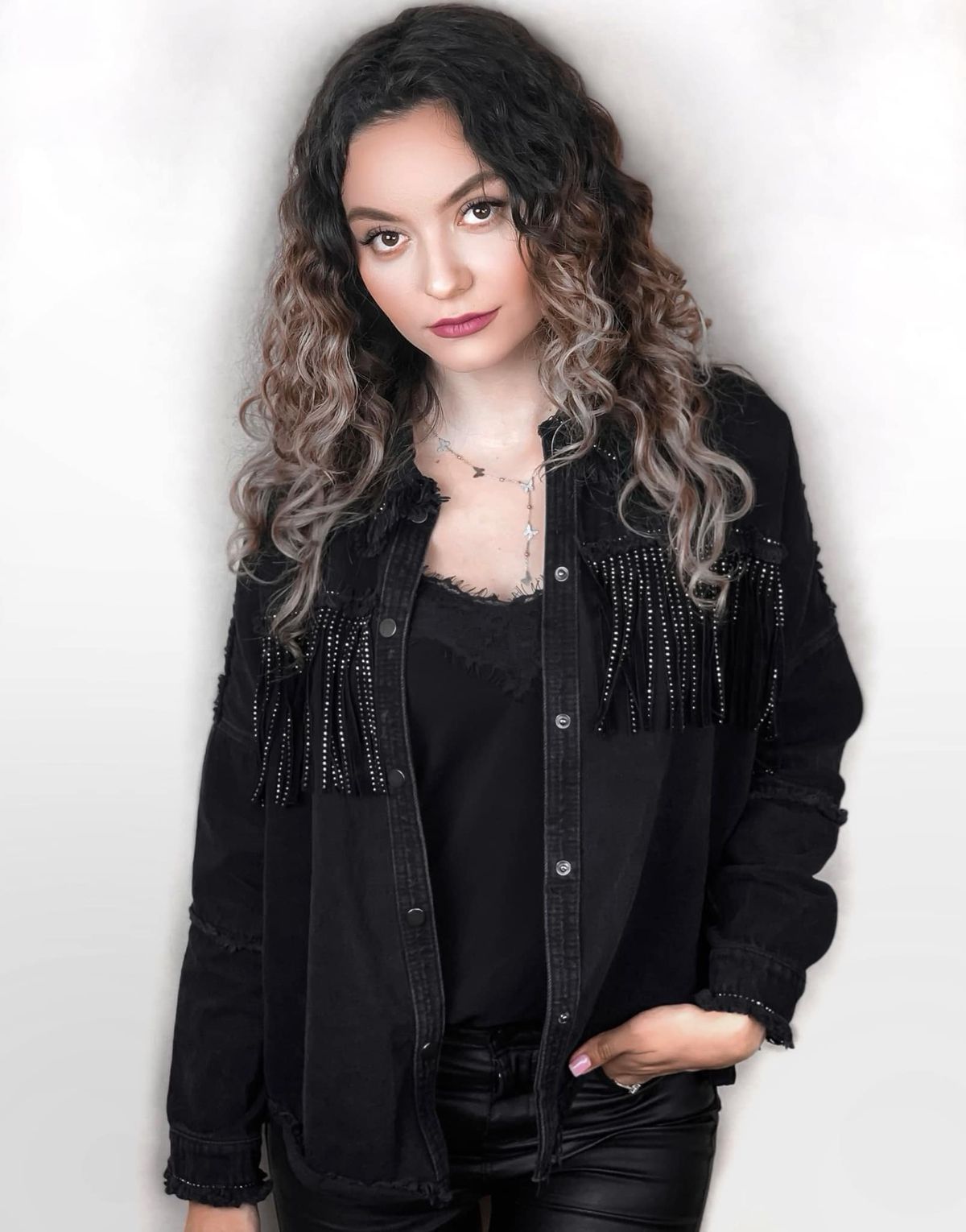 GALERIE FOTO Nadina e sirena din bazinul Dinamo! Cum se relaxează celebra cântăreață