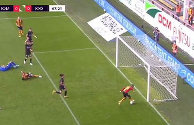 VIDEO Ratare greu de crezut într-un campionat de top al Europei! Faza care face înconjurul lumii