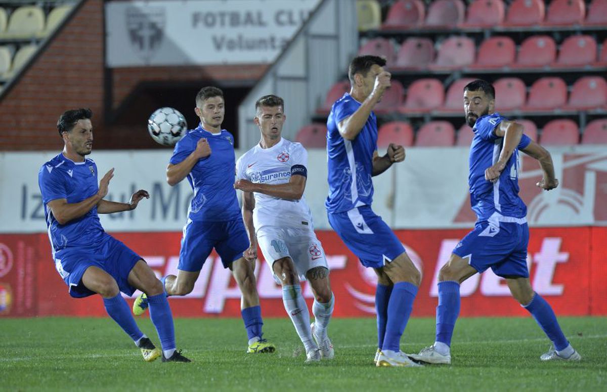 EXCLUSIV Detalii INCREDIBILE despre focarul de la FCSB: două cazuri de COVID ascunse! Discuții cu UEFA încă de joi: „Pe cine am putea să avem pe bancă?"