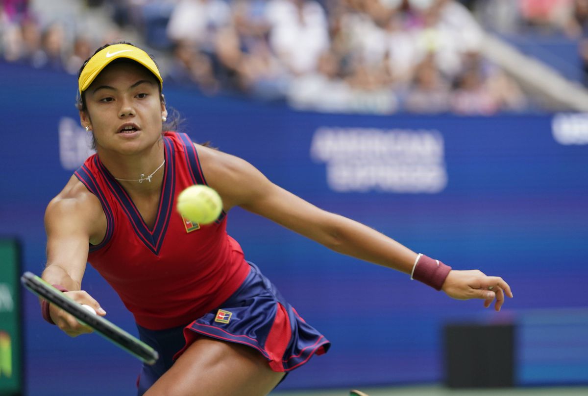 Englezii au găsit cheia succesului Emmei Răducanu » Trucul folosit de tatăl român al campioanei de la US Open