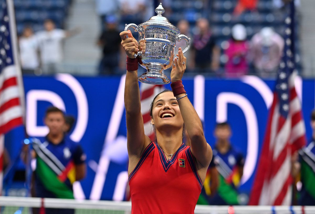 Portretul Emmei Răducanu făcut de chinezi » Cum a ajuns campioană la US Open, ce pasiuni are și ce rol au avut părinții în cariera ei