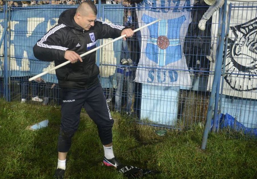 Andrei Preda „Gogoașă”, liderul fanilor lui FCU Craiova Căpitanul lui FCU Craiova, umilit de ultrași în autocar de față cu Mutu și restul echipei! » Prima reacție a lui Mititelu jr.