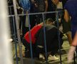 Incidente la porți înainte de FCSB - Dinamo » Intervenție în forță a Jandarmeriei, cu gaze lacrimogene. Unei femei i s-a făcut rău