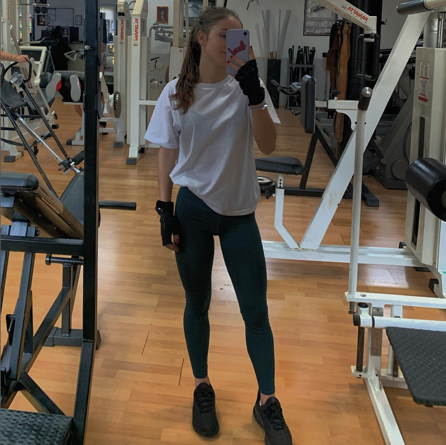 Ana Manea trage tare să devină o jucătoare valoroasă Povestea dramatică de viață a primei fotbaliste din România care a dezvăluit că e lesbiană: „Tatăl meu nu m-a vrut, mama m-a părăsit la 4 ani și nu s-a mai întors niciodată”