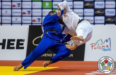 Triplă de aur pentru judoka tricolori la CM de veterani