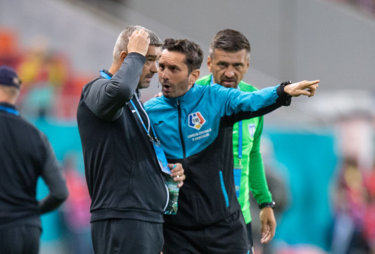 L-au „sabotat” jucătorii de la FCSB pe Dică? Opinia fostului stelist: „Debandadă, amatorism total!”