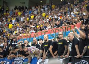 Toleranță zero pentru ultrași! Cum a reacționat un stadion întreg în momentele în care partida era întreruptă