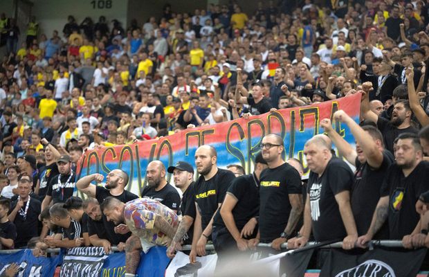 Toleranță zero pentru ultrași! Cum a reacționat un stadion întreg în momentele în care partida era întreruptă