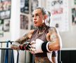 Cea mai controversată jucătoare de box! Are corpul acoperit de tatuaje și pozează des în lenjerie intimă