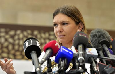 Fostul șef de la sport TVR, postare nemiloasă la adresa Simonei Halep: „N-am crezut în lacrimile tale de crocodil! Să ne aducem aminte ce e Roxadustatul”