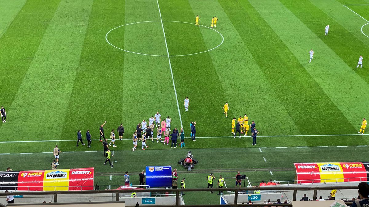 Toleranță zero pentru ultrași! Cum a reacționat un stadion întreg în momentele în care partida era întreruptă