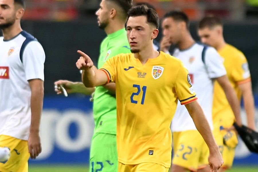 După două pase și două driblinguri reușite, Moruțan a început să ne tragă de urechi FOTO Cristi Preda Pușcaș, Moruțan, Lewandowski, trei oameni criticați