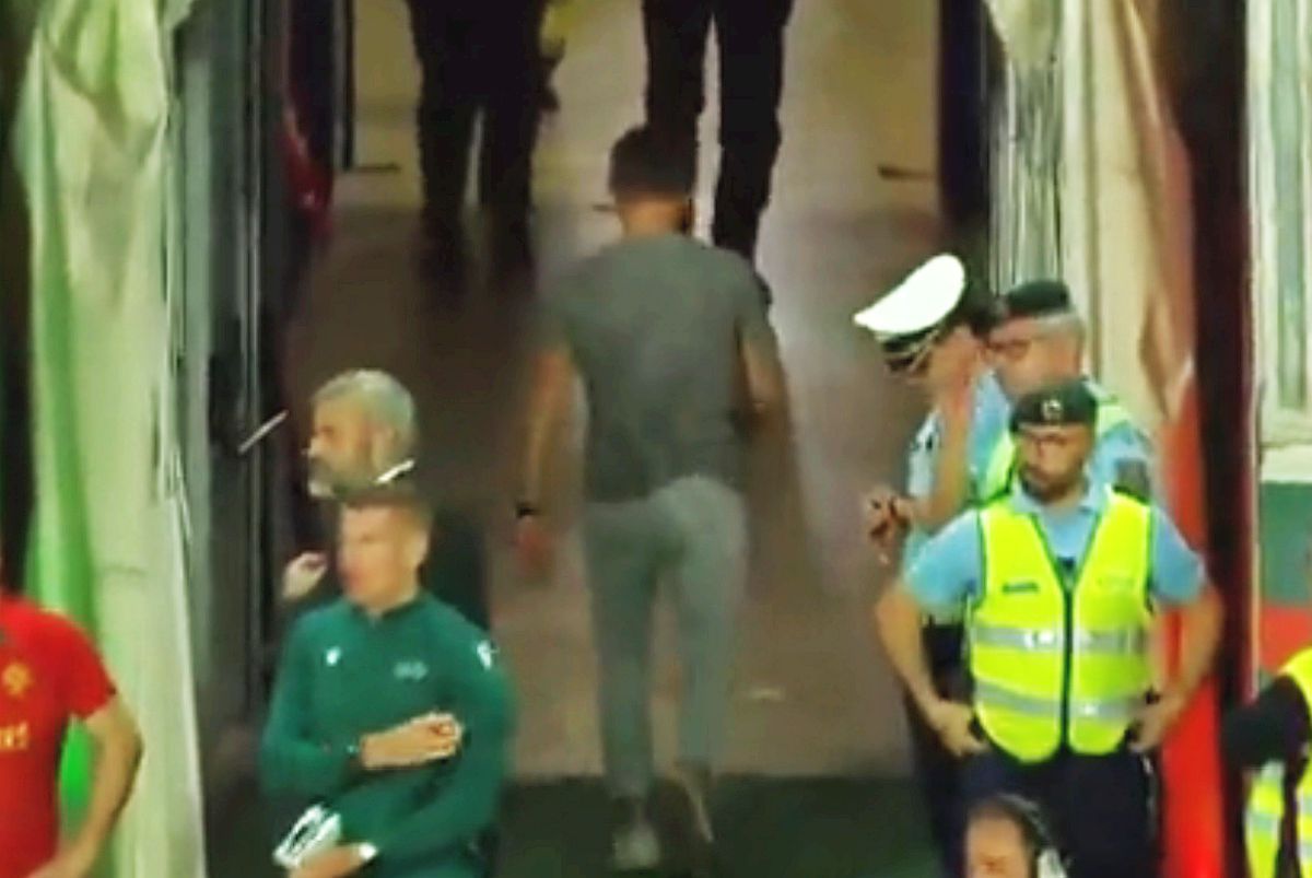 Faza serii în preliminarii » Selecționerul n-a mai suportat umilința și a plecat la vestiare înainte de final