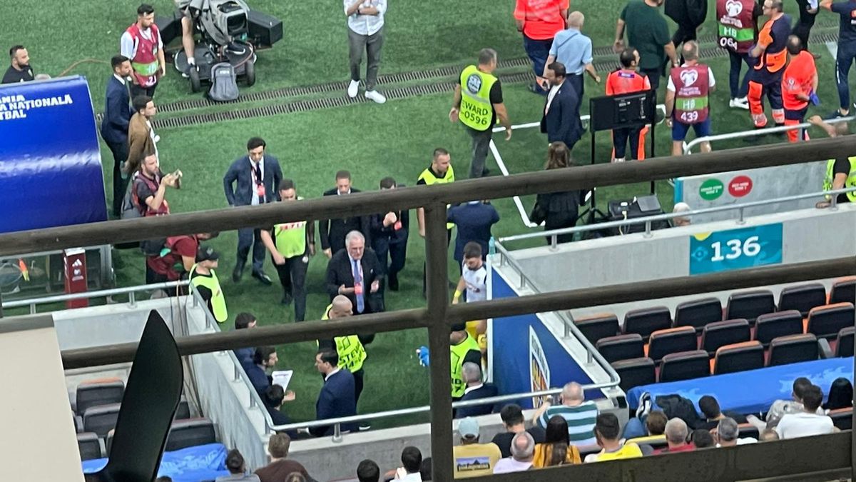 „Și noi trebuia să ieșim de pe teren de vreo 30-40 de ori” » Nicolae Stanciu: „«Uniți sub tricolor» au fost mereu cu noi, să vă zic ce spunea atacantul kosovar”