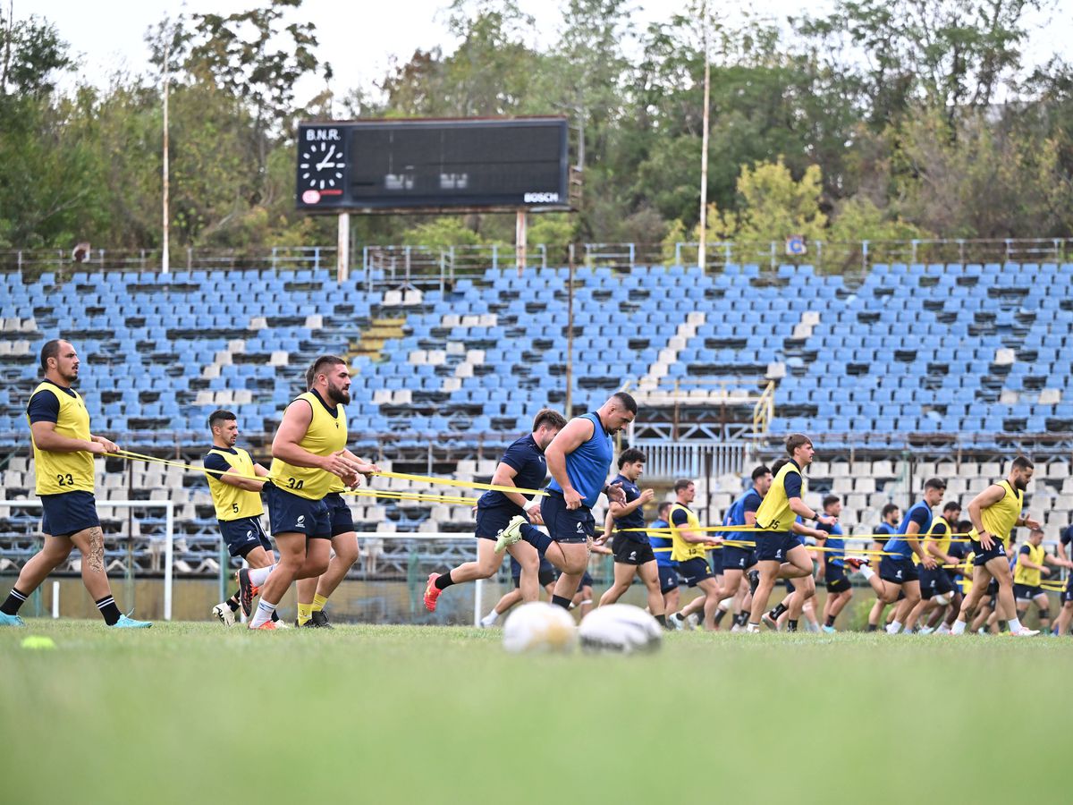 Au intrat în „Parcul cu Platani” » Imagini de la antrenamentul susținut miercuri pe stadionul Cotroceni