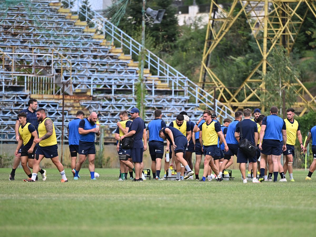 Au intrat în „Parcul cu Platani” » Imagini de la antrenamentul susținut miercuri pe stadionul Cotroceni