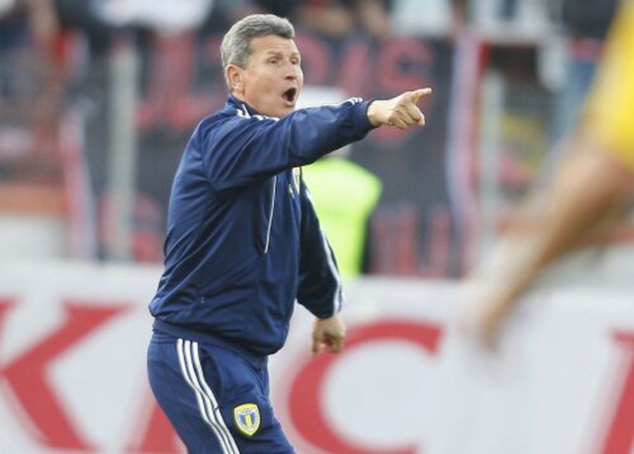 Gigi Mulțescu, pe banca tehnică a celor de la Petrolul Ploiești A murit Gigi Mulțescu, legenda lui Dinamo » Cine a fost „Smurdul”: a marcat de la 40 metri cu „regina” Europei, a ucis catenaccio și a făcut istorie în Ștefan cel Mare