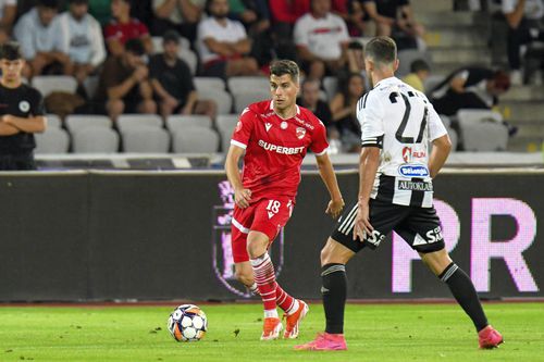 Alberto Soro, în timpul meciului U Cluj - Dinamo 1-0 / foto: Imago Images