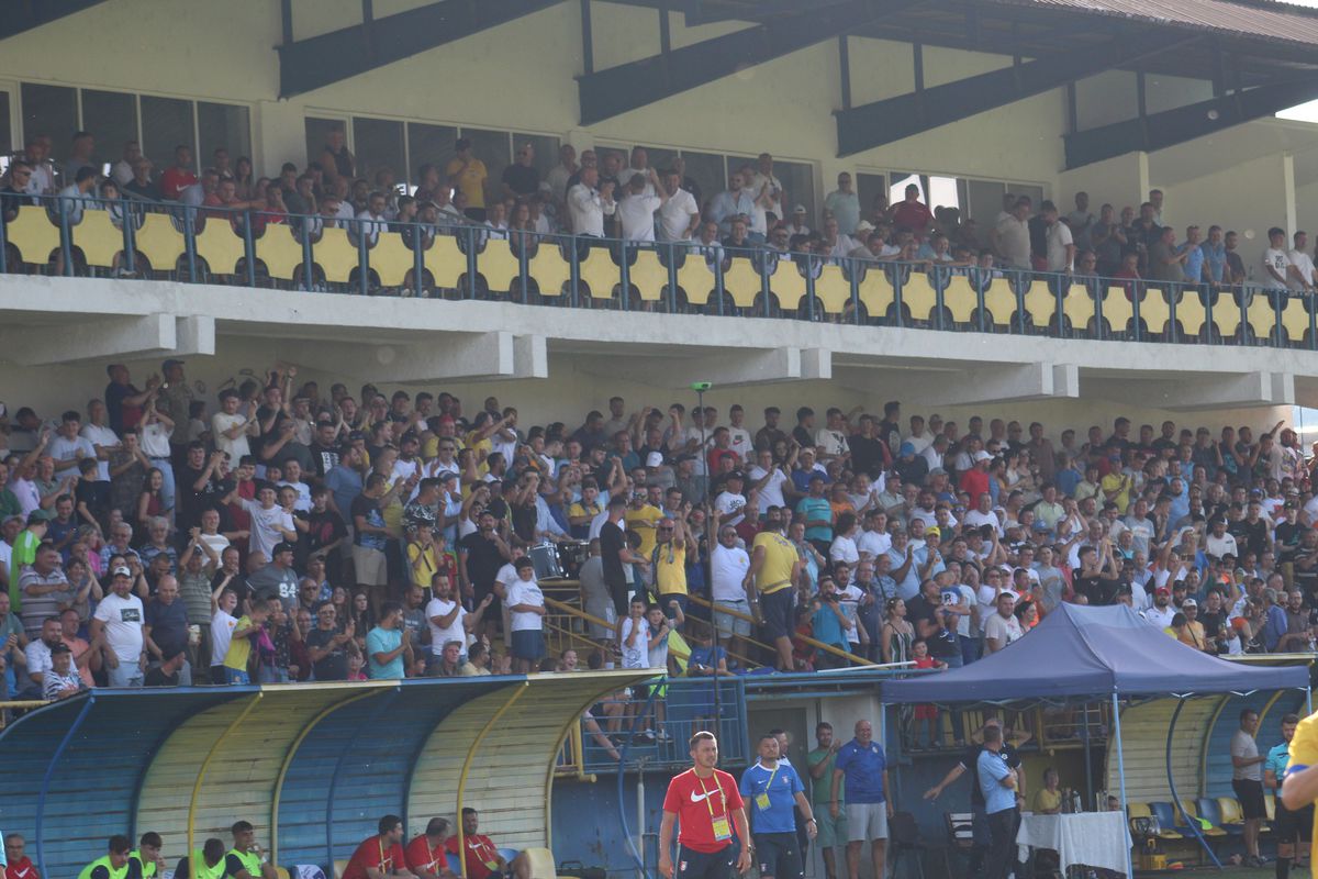 Nimeni nu știe cum a apărut sigla pe tricouri » Situație de râsu'-plânsu' la clubul din România: „Am vorbit cu contabila, a costat 69 de lei”