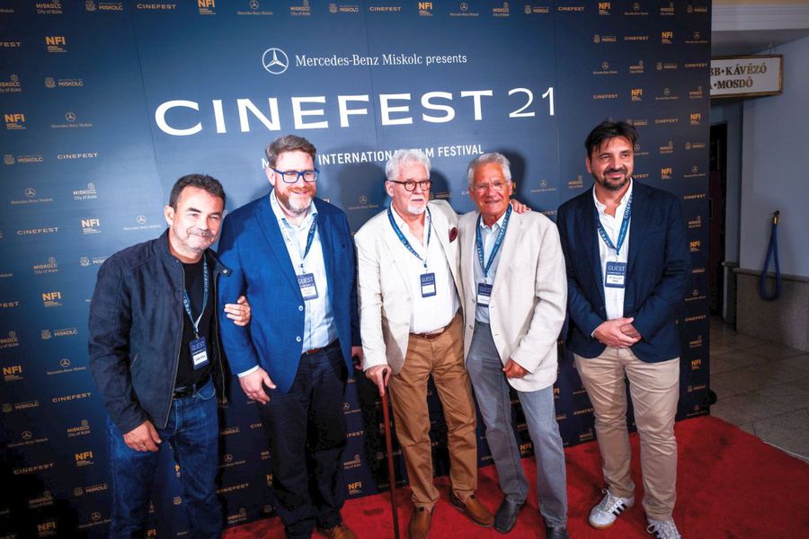 Boloni, înainte de meciul decisiv cu Austria: „E jale dacă discutăm doar despre absența lui Stanciu” + Când lansează în România documentarul autobiografic în care apar Cristiano Ronaldo și Valentin Ceaușescu