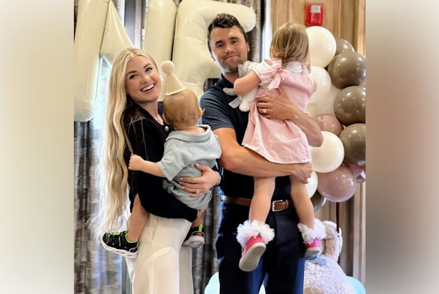 Charlie Kirk era căsătorit Erika Frantzve, cu care a avut doi copii / Foto: Instagram/charliekirk1776 Revolta fanilor după asasinarea lui Charlie Kirk: „Este o idee groaznică. Pentru siguranța tuturor, renunțați!”