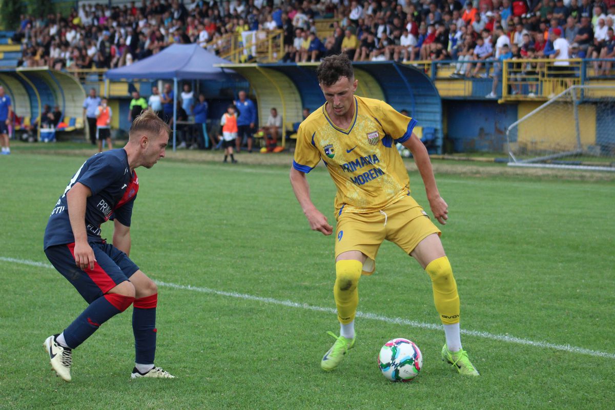 Echipamentul celor de la Flacăra Moreni