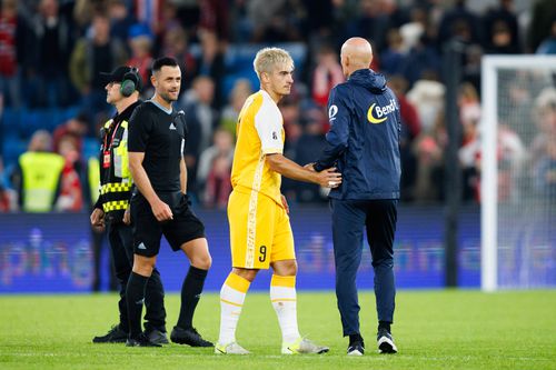 Serghei Cleșcenco, selecționerul Republicii Moldova, și-a dat demisia după ce echipa sa a suferit o umilință în preliminariile pentru Campionatul Mondial din 2026, un eșec 1-11 pe terenul norvegienilor.