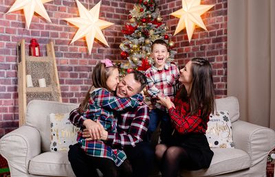 10 motive să alegi o ședința foto de Crăciun în studioul lui Mihai Roman